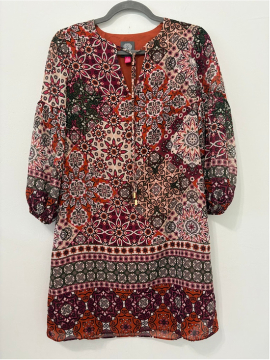 Vince Camuto Dresses & Skirts - Vince Camuto Medallion Print Shift Dress Sz 0 Red EUC